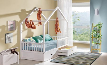 Drewniane łóżko dziecięce Wiktor w kształcie domku w kolorze białym