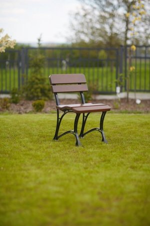 Krzesło ogrodowe Elegant z metalowymi nogami 